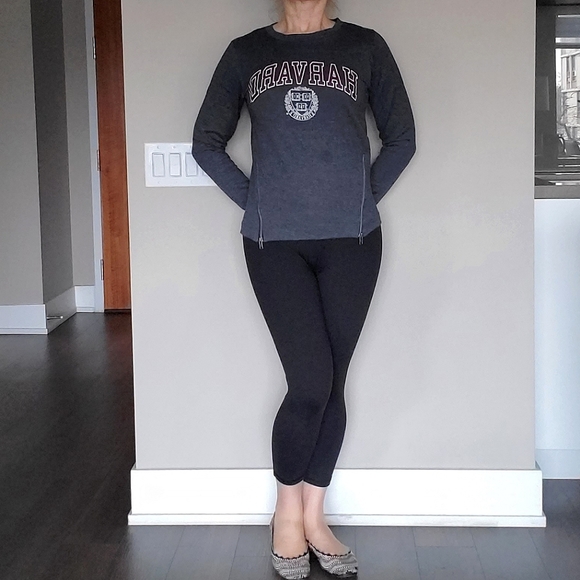 Harvard University Sweatshirt - Picture 7 of 15